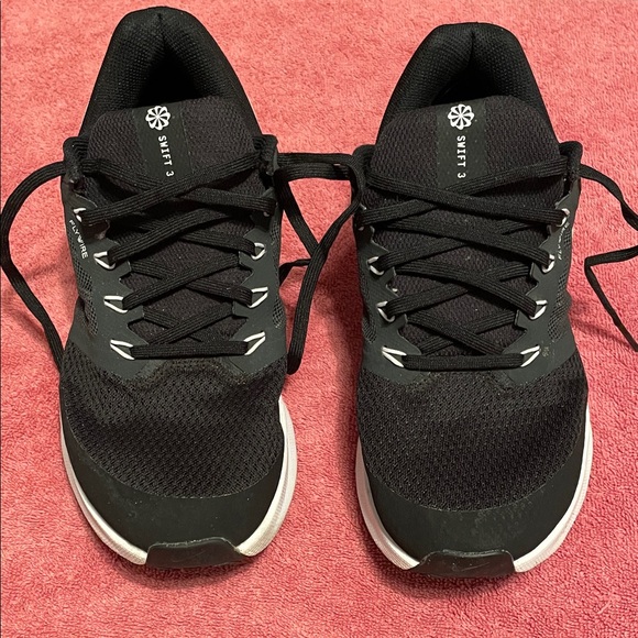 Nike Black and White Athletic Shoes - Picture 2 of 10